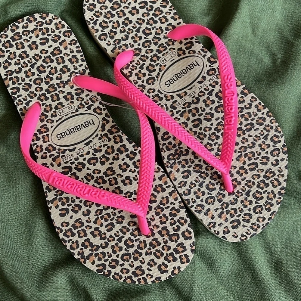 Brand New Havaianas Two Pairs Flip Flops Disney Sleeping Beauty Leopard Print